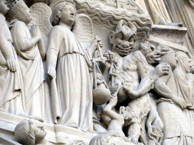 Il bene e il male, le due forze che muovono l’umanità